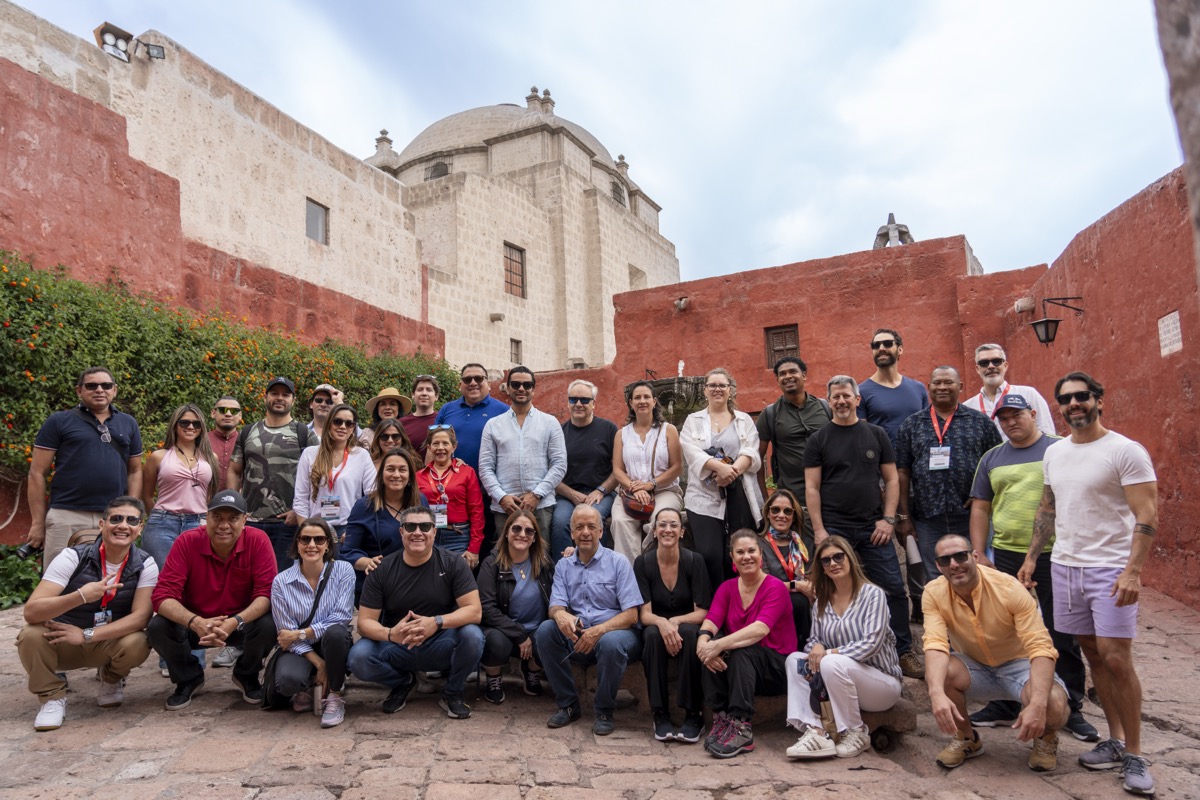 Encuentro internacional de operadores y agencias de viajes en Arequipa, Perú
